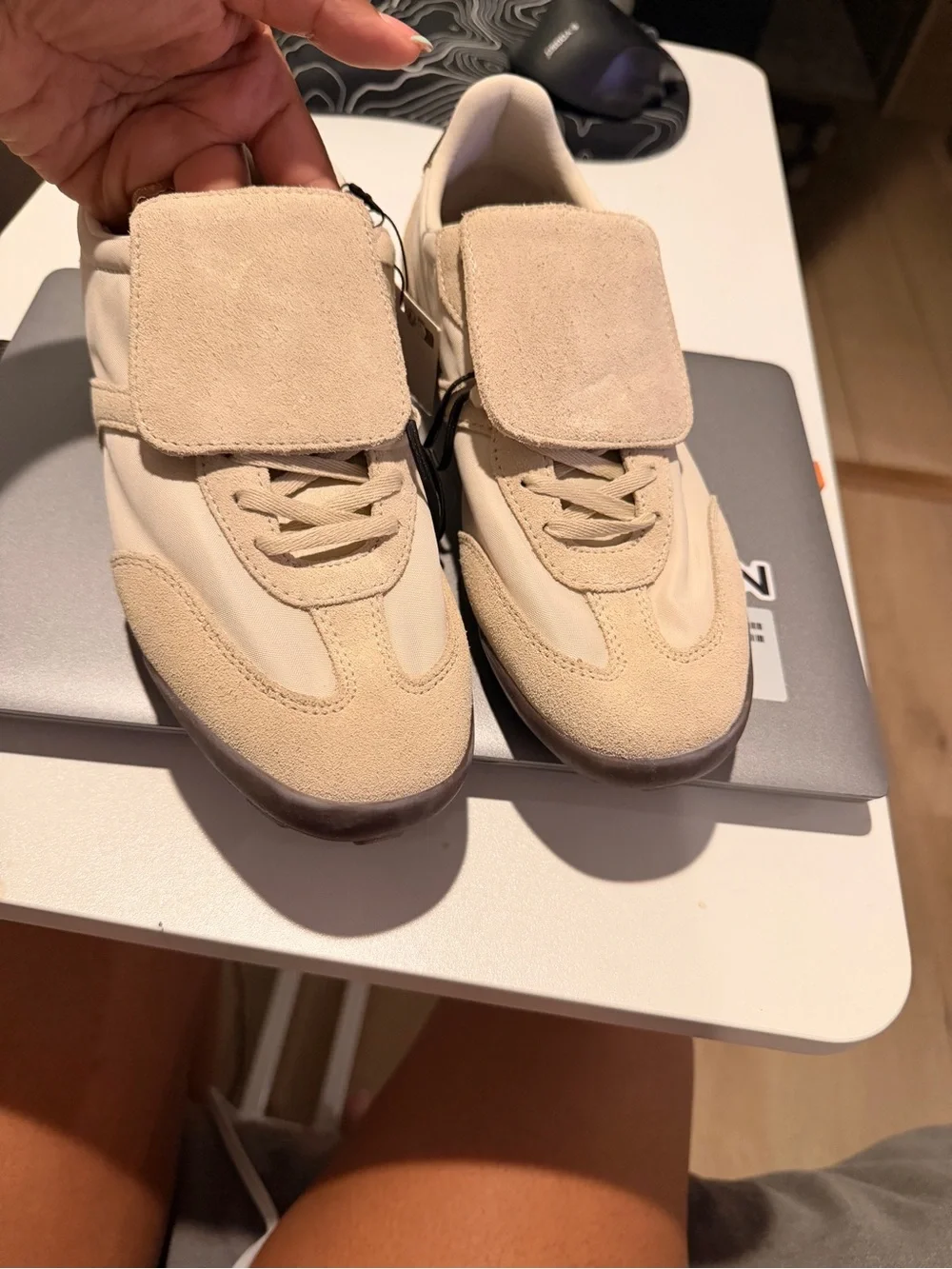 ZARA Women’s Beige Suede-Trim Sneakers - Picture 4 of 6